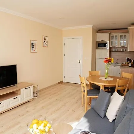Burgas Beach Resort Apartments מלון דירות