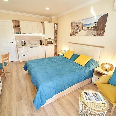 Burgas Beach Resort Apartments מלון דירות