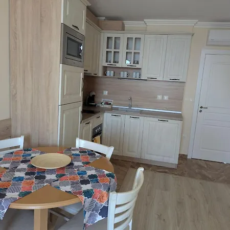 Burgas Beach Resort Apartments 4* بورغاس