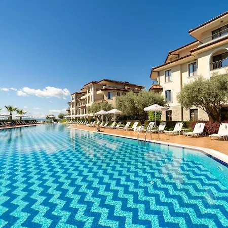 מלון דירות Burgas Beach Resort Apartments 4*