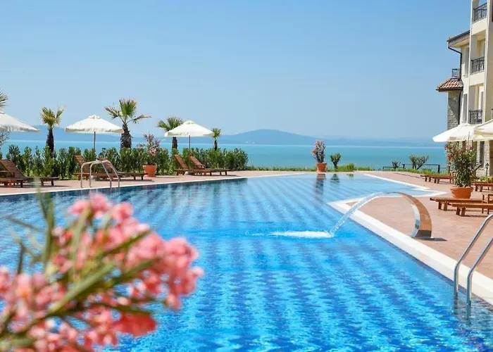 Burgas Beach Resort Apartments Ξενοδοχείο με διαμερίσματα 4*