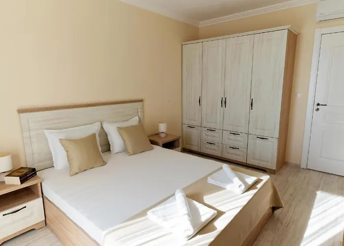 Burgas Beach Resort Apartments 4*