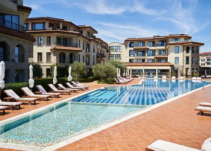 Burgas Beach Resort Apartments Ξενοδοχείο με διαμερίσματα 4*