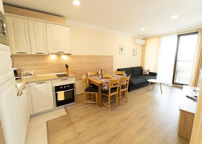 Burgas Beach Resort Apartments شقة فندقية 4*